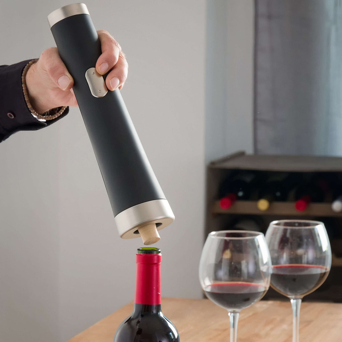 InnovaGoods Corkbot Sacacorchos Eléctrico para Botellas de Vino